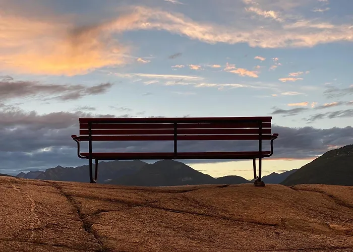 Al Grottino לינה וארוחת בוקר Gambarogno